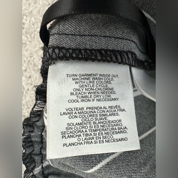 JONES STUDIO STRIPED WIDE LEG TROUSERS
BEAUTIFUL AND ELEGANT - Picture 5 of 6